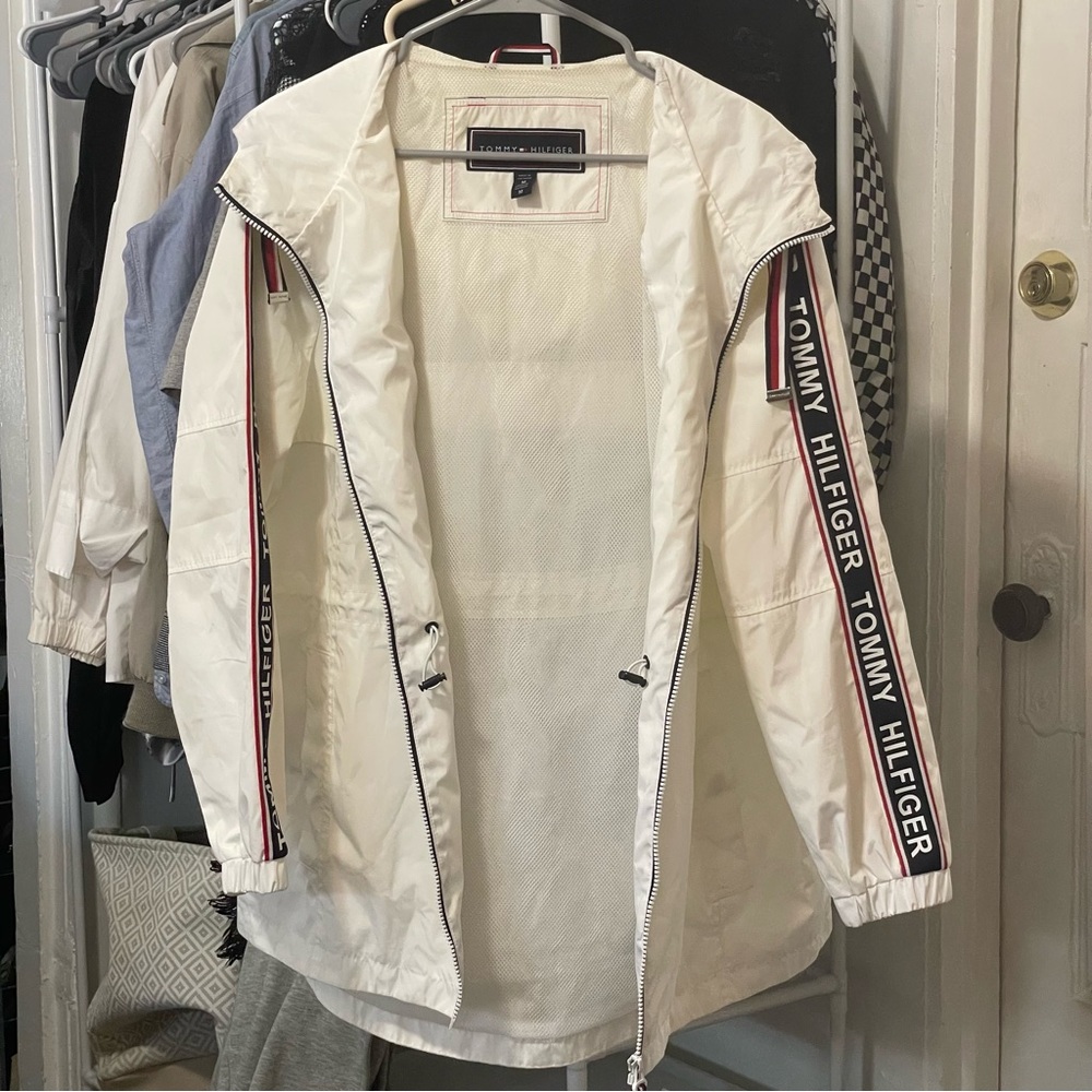 Tommy Hilfiger Raincoat // Size: Medium
